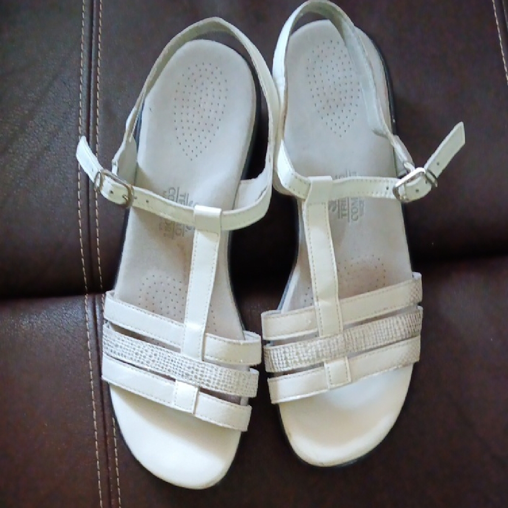 SAS Tripod Comfort.  Stylish White  Sandals with Adjustable Straps